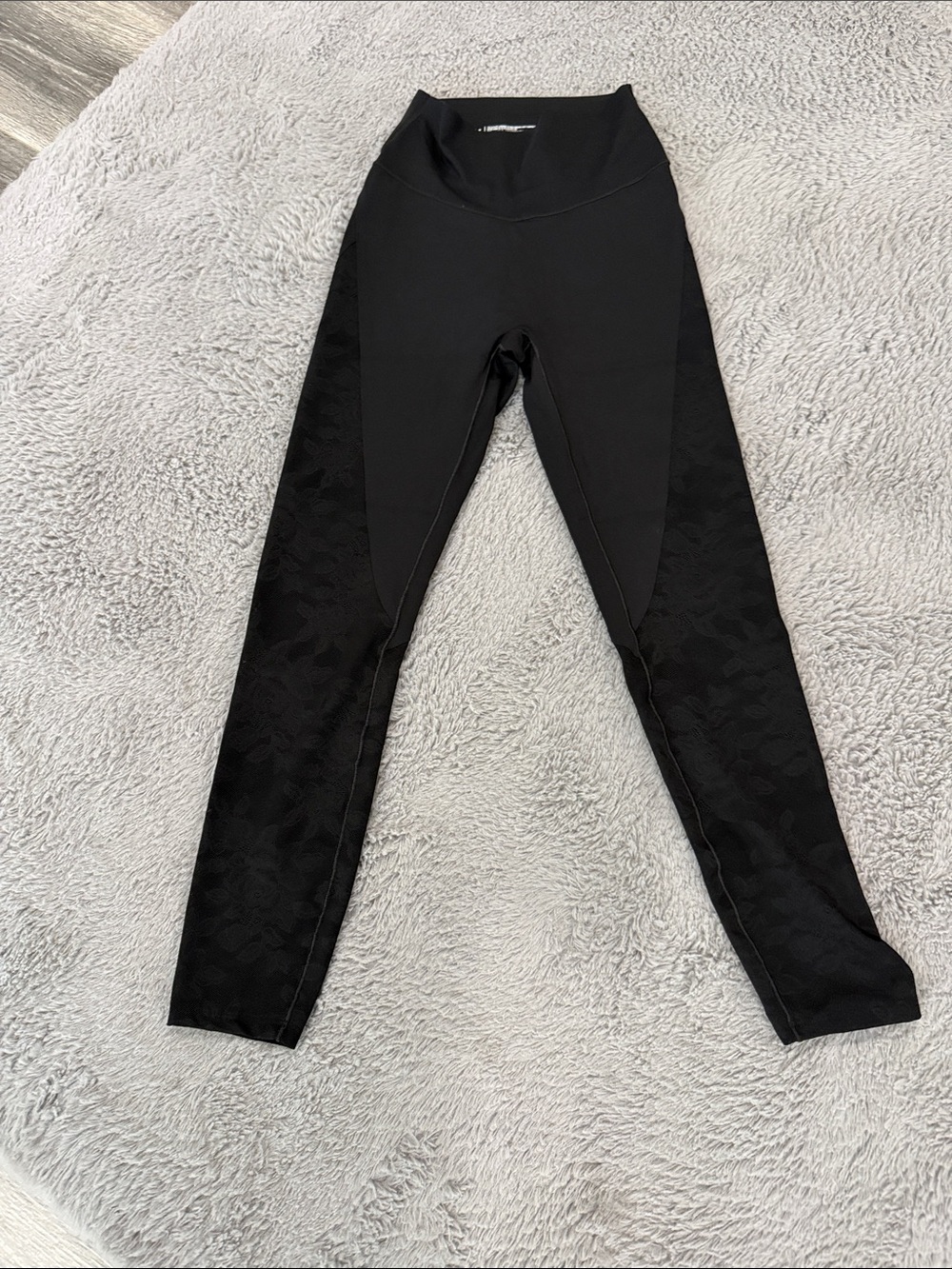 VS women Black High-Waist Athletic Leggings with Side Texture